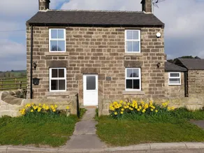 Cottage with garden - Image 2