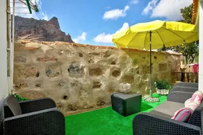 Holiday Home \"Casa del Callejón\" with Mountain View, Terrace & Outdoor Shower - Image 2