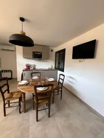 Apartamento vacacional totalmente equipado con jardín y terraza | Vistas a la montaña - Image 3