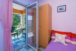 Flat with barbeque & terrace - Image 2