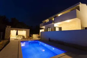 House with barbeque, private pool & terrace - Image 2