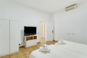 Interior Double Room - Image 4