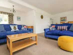 Cottage with garden - Image 4