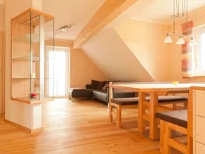 Holiday apartment with pool, barbeque & garden | Panoramic view | Perfect for remote work - Image 2