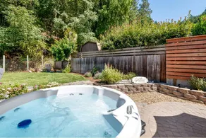 Delightful Cozy Cabin with Hot-Tub and Ideal for Small Groups in Monte Rio, California - Image 5