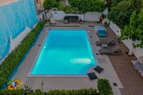 Villa avec barbecue, piscine et terrasse | Vue mer - Image 2