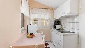 Flat with pool & barbecue | Sea view - Image 3