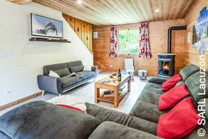 Fully equipped holiday home with sauna & jacuzzi | Ski nearby - Image 3