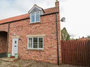 Cottage with garden - Image 2