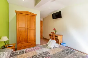 Camera privata con terrazza e giardino | Vista sulla montagna - Image 4