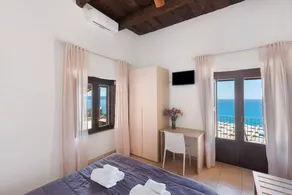 Private room with pool, terrace & garden | Sea view | Close to the beach | Dogs allowed - Image 4