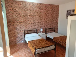 Diagonal House - Image 4