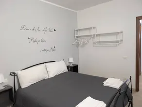 Holiday apartment with barbeque & garden - Image 4