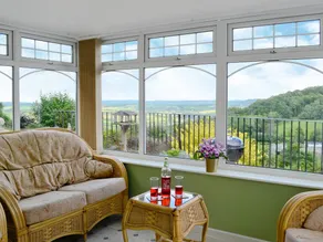 Family-oriented cottage with garden & BBQ - Image 3