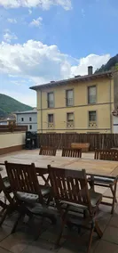 Apartment with barbecue, hot tub & terrace - Image 4