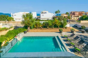 Family-oriented big villa with terrace, garden & barbeque | Next to the beach | Suitable for remote work - Image 4