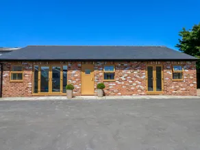 Child-friendly cottage with garden - Image 4