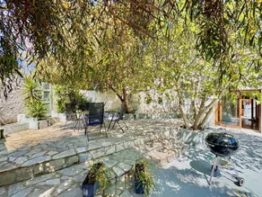 Skouna 2 Luxury Suite - Image 2