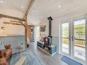 Cottage with garden - Image 4