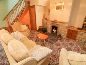 Family-oriented lovely cottage with garden - Image 5
