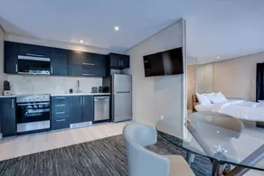 Unforgettable Glamping Experience in Mont Tremblant With Winter Sports - Image 3