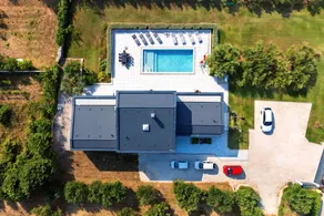 Villa mit Terrasse, Garten und schnellem Internet - Image 4