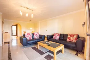 Appartement avec piscine, terrasse et jardin - Image 5