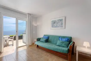 Lovely flat with garden, fast internet & pool | Mountain view - Image 5