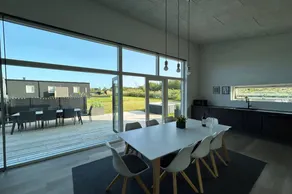 Maison avec jacuzzi et terrasse - Image 4