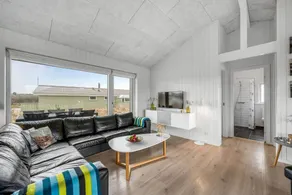 Cottage with terrace & sauna - Image 5