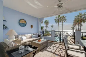 Appartement avec internet haut débit, jardin et terrasse | Vue jardin - Image 2