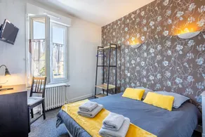 Wonderful private room with terrace | City view - Image 2