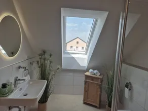 Apartment with garden - Image 4