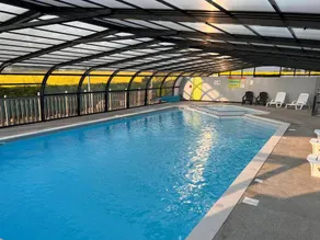 Außergewöhnliche Unterkunft mit Terrasse und beheiztem Pool - Image 3
