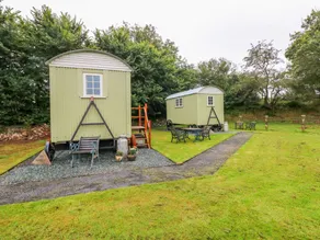 Cottage with garden - Image 4