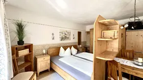 Flat with barbecue, garden & terrace | Garden view - Image 2