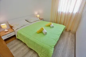 Holiday apartment with garden, terrace & barbecue - Image 4