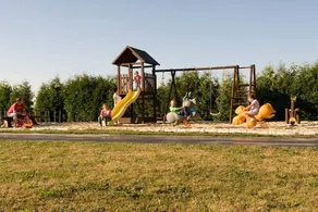 Holiday home with terrace, barbecue & garden - Image 5