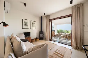 Holiday Home "Juliarina" with Sea View, Garden & Wi-Fi - Image 4