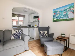 Family-friendly cottage with pool & garden | Pets allowed - Image 3