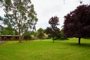 Cottage with garden - Image 2