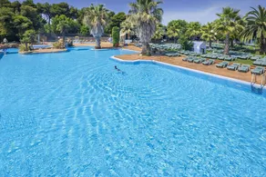 Family-friendly studio with pool | Next to the beach - Image 5