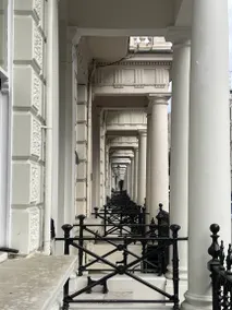 Awesome 3 bedroom Notting Hill very central with a balcony - Image 5