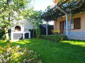 Flat with barbeque & terrace - Image 2
