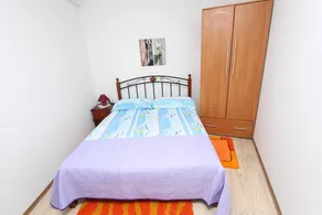 Dedicated room with BBQ & garden - Image 2