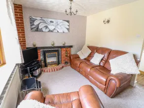Children-friendly wonderful cottage with garden & jacuzzi - Image 3