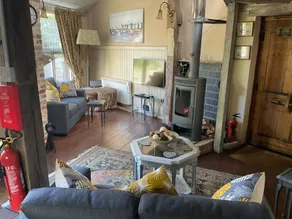 Fully equipped lovely cottage with garden | Pet-friendly - Image 2
