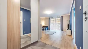Apartment with terrace & garden - Image 2