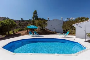 Villa mit Terrasse, Garten und Grill | Poolblick - Image 3