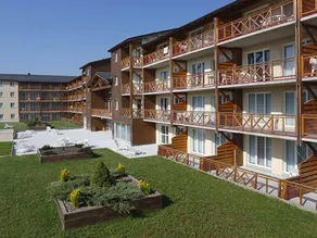Apartment with terrace - Image 2